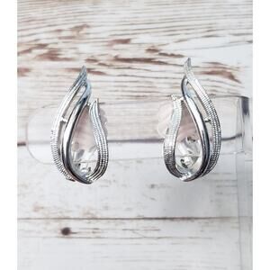 Vintage Sarah Coventry Clip On Earrings - Silver Tone 1.25"